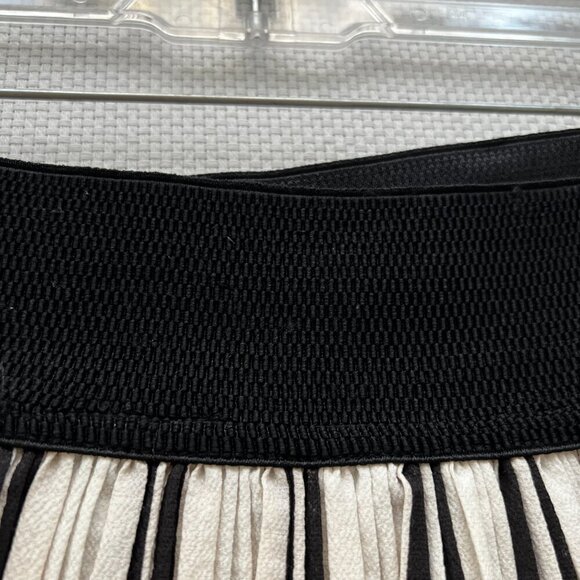 Andi & James fully lined elastic‎ waist Pleated Skirt black & white Size Large - Picture 4 of 7